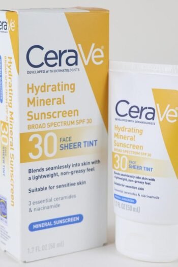 CERAVE HYDRATING
FOAMING OIL CLEANSER
(355 ml)
