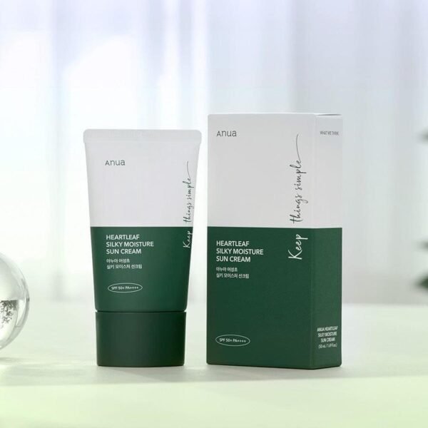 ANUA HEARTLEAF
SILKY MOISTURE
SUNSCREEN SPF50
(50 ml)